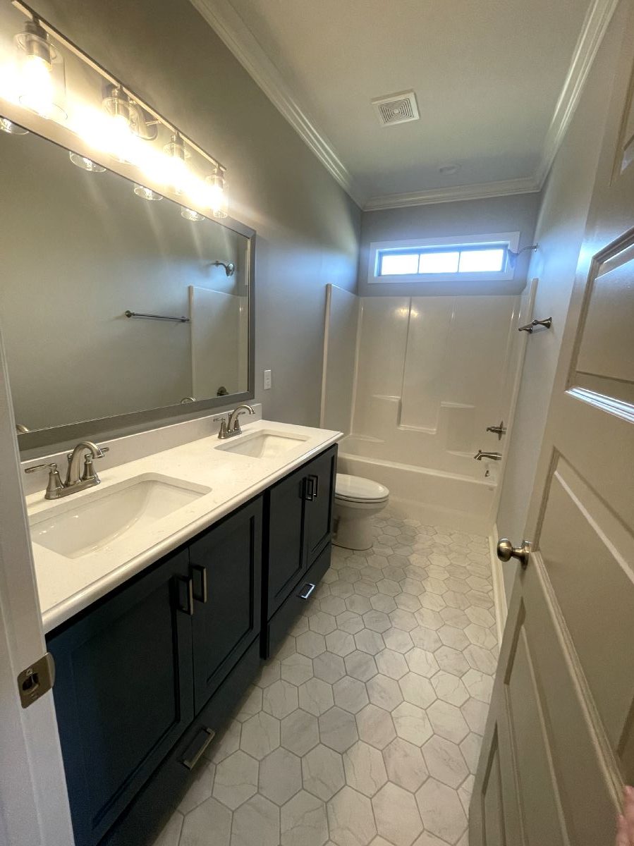 Mixon Floor Plan Custom Homes Bathroom