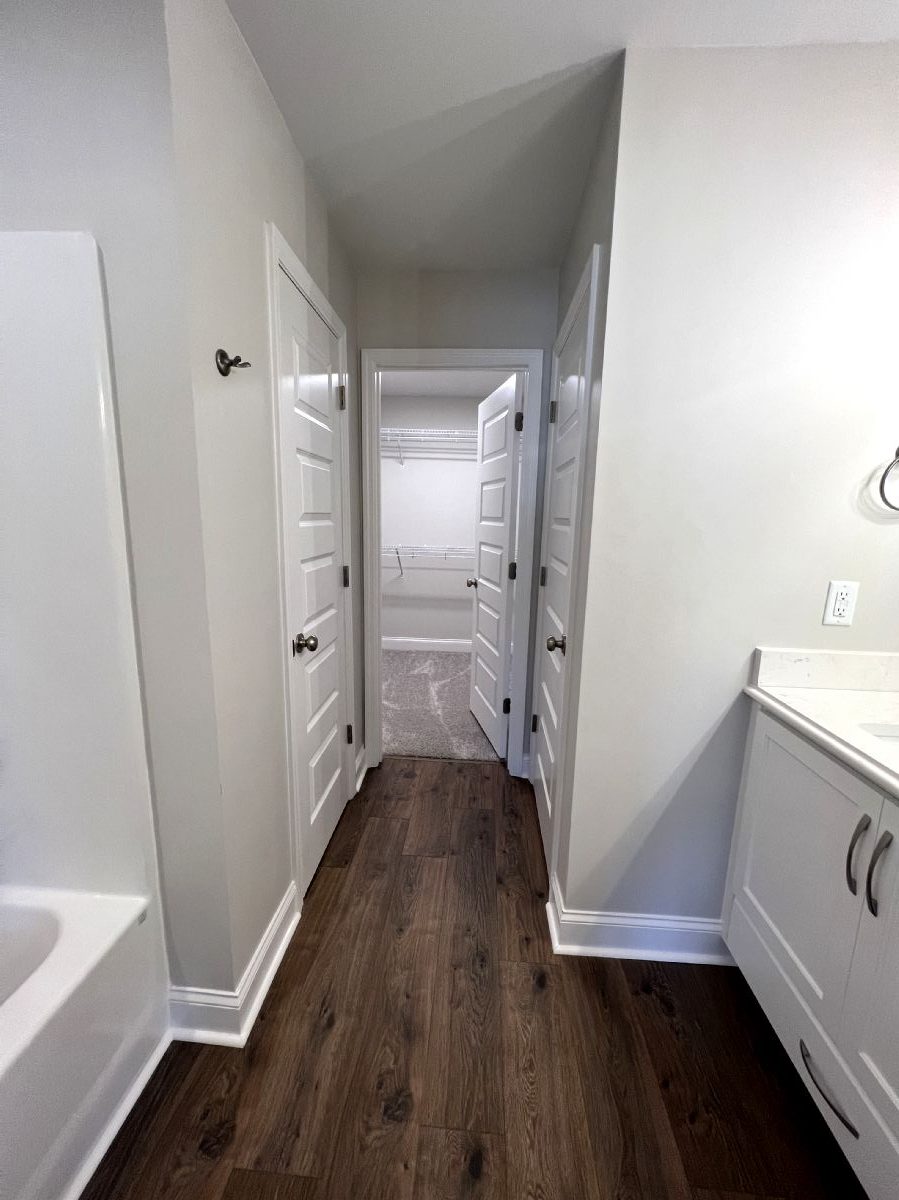 Osprey Custom Built House Bathroom Closet